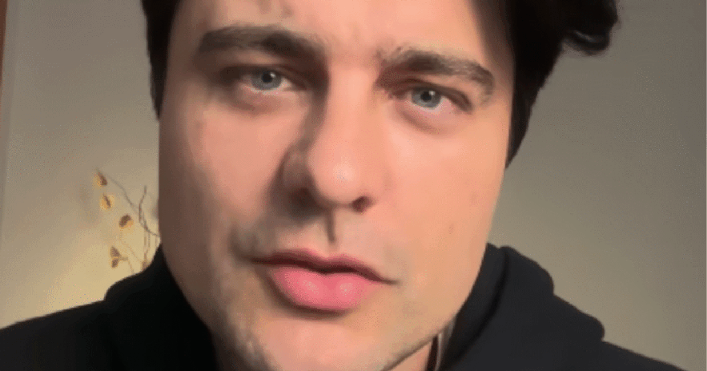 Ex-ator de Malhação revela pressão estética dos fãs