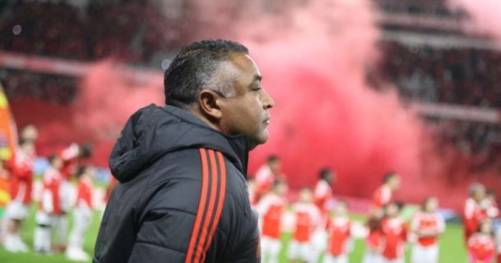 Roger Machado admite erros do Internacional, mas acredita em virada no Maracanã