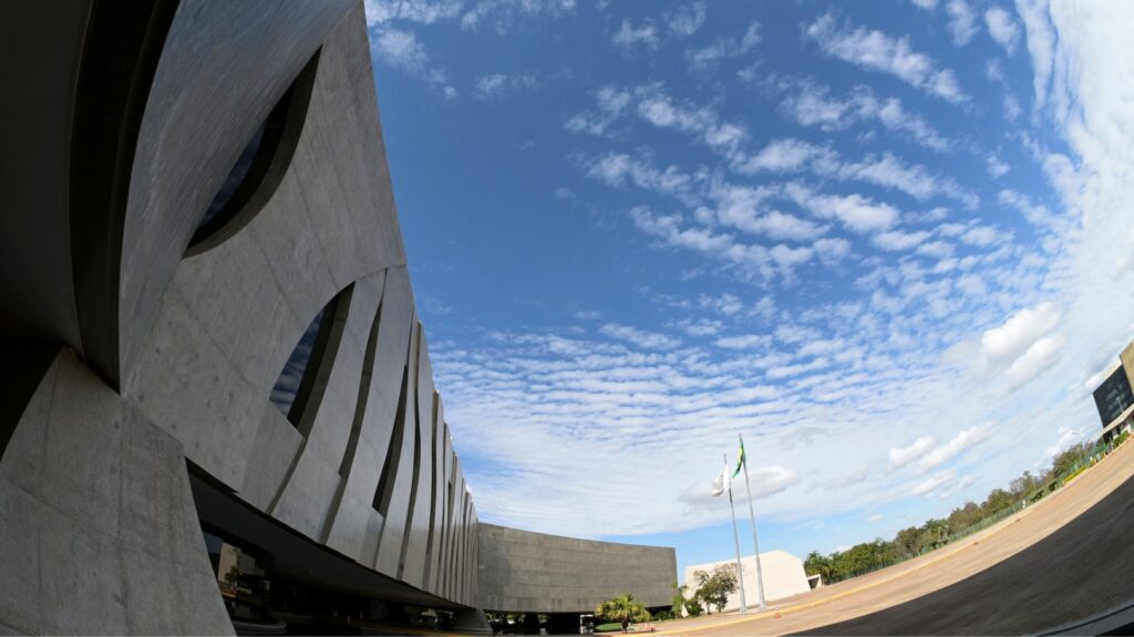 Lula indica Marluce Caldas, apoiada pela esquerda, ao STJ