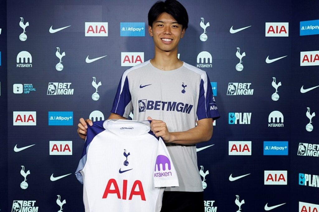 Tottenham anuncia promessa da seleo japonesa