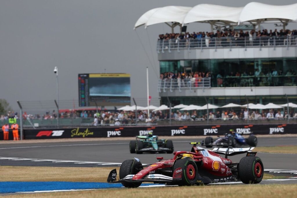 Ferrari revela erro com Hamilton: “Completamente cegos”