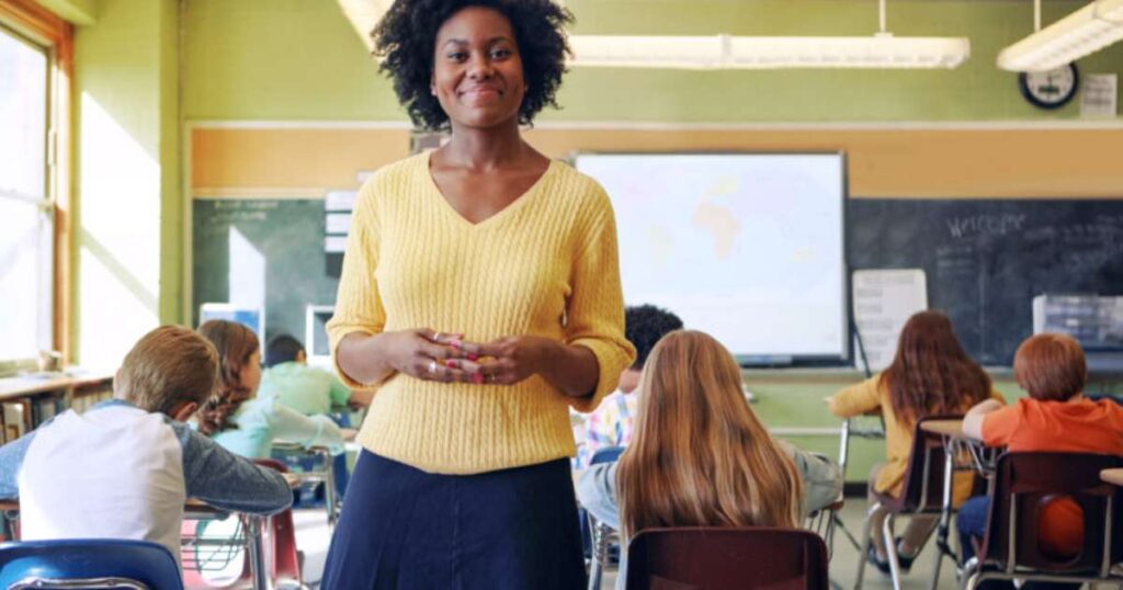 Concurso em Porto Alegre abre vagas e salários de até R$ 6,9 mil
