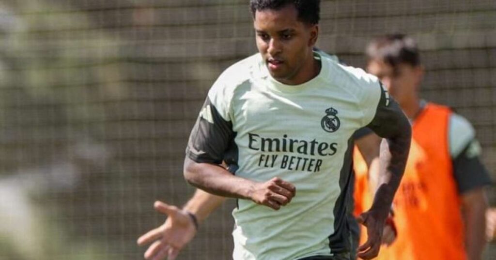Jornal espanhol afirma que Rodrygo é ‘6ª opção’ no ataque do Real Madrid e vê fim de ciclo