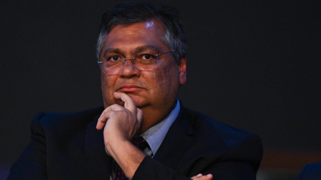 Nova decisão de Dino reforça que leis estrangeiras não valem no Brasil