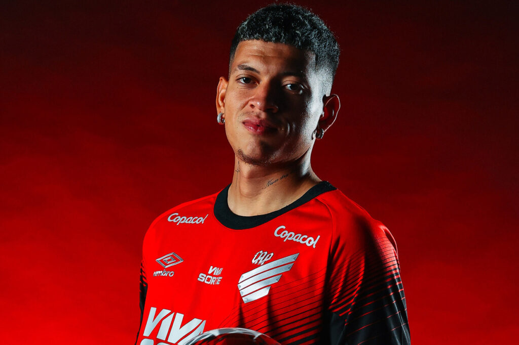 Athletico fecha emprstimo de colombiano do Besiktas