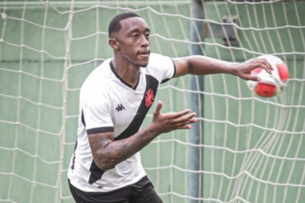 Bahia se aproxima da contratao de jovem zagueiro do Vasco