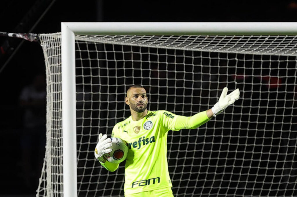 Weverton projeta duelo diferente contra o River, e fala da chegada de concorrncia