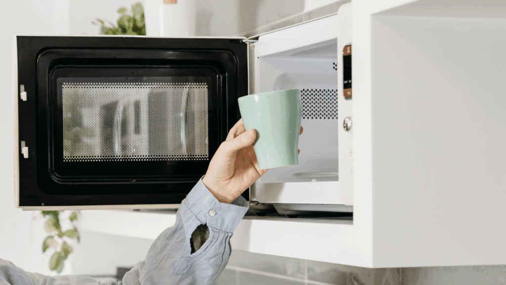 Micro‑ondas seguro: 7 dicas para esquentar seus alimentos