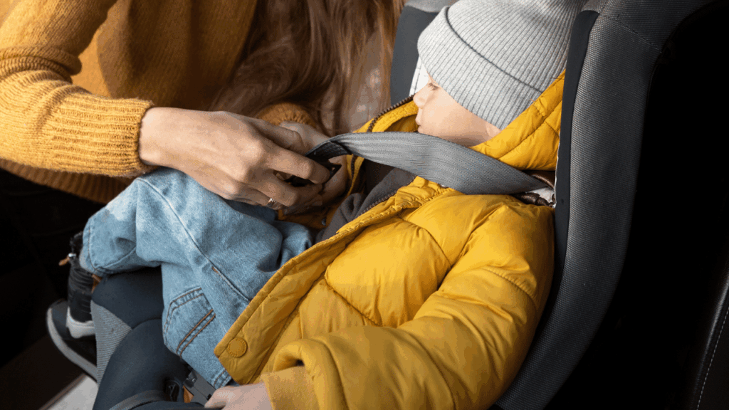 Quando é seguro seu filho deixar a cadeirinha de elevação?