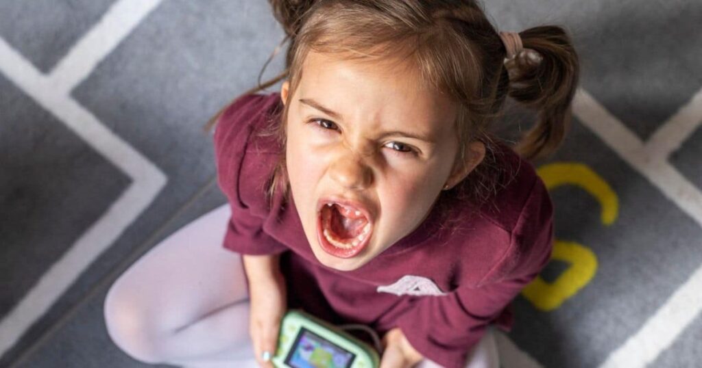 Seu filho é desobediente ou agressivo? Saiba o que fazer – Pais e Filhos