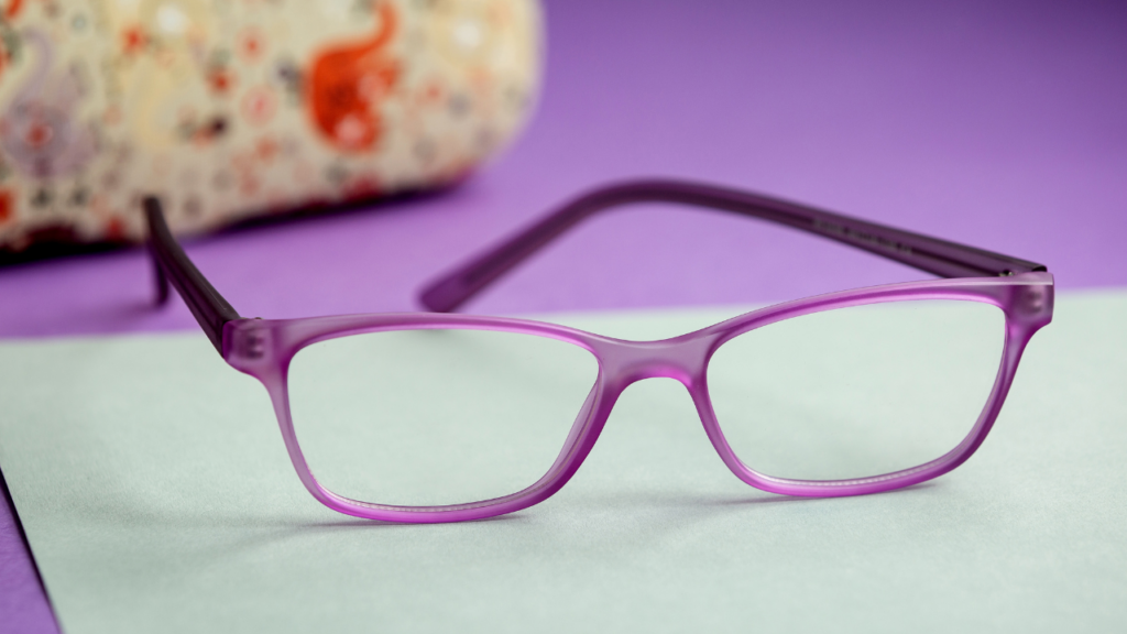 Miopia em crianças aumenta; entenda o porquê